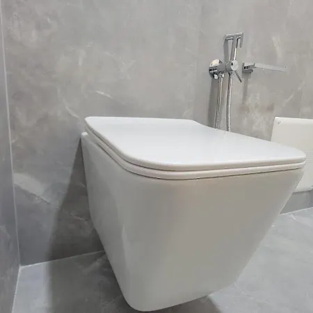 アパート Location ティラナ