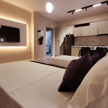 Location * ティラナ