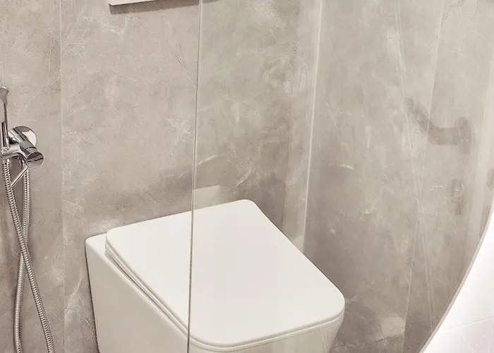 Location * ティラナ